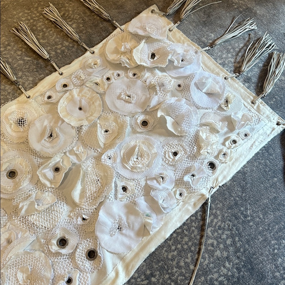 AMAZING FLOWER VERY DIFFERENT  SHAWL WITH REAL LEATHER TASSELS - Picture 4 of 15